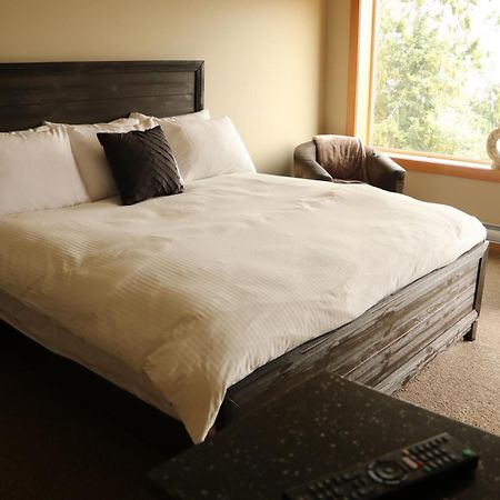 Moon Water Lodge Malahat Kültér fotó