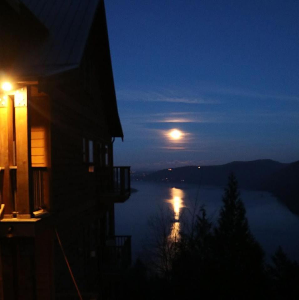 Moon Water Lodge Malahat Kültér fotó
