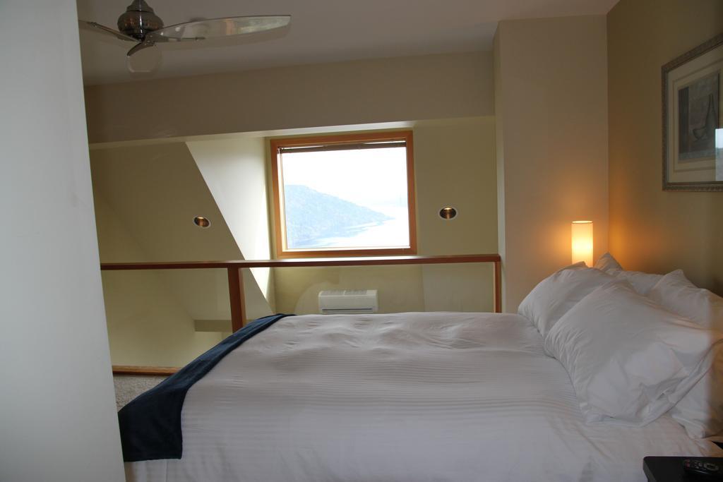 Moon Water Lodge Malahat Szoba fotó