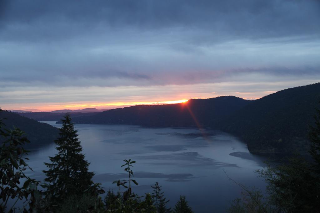 Moon Water Lodge Malahat Kültér fotó