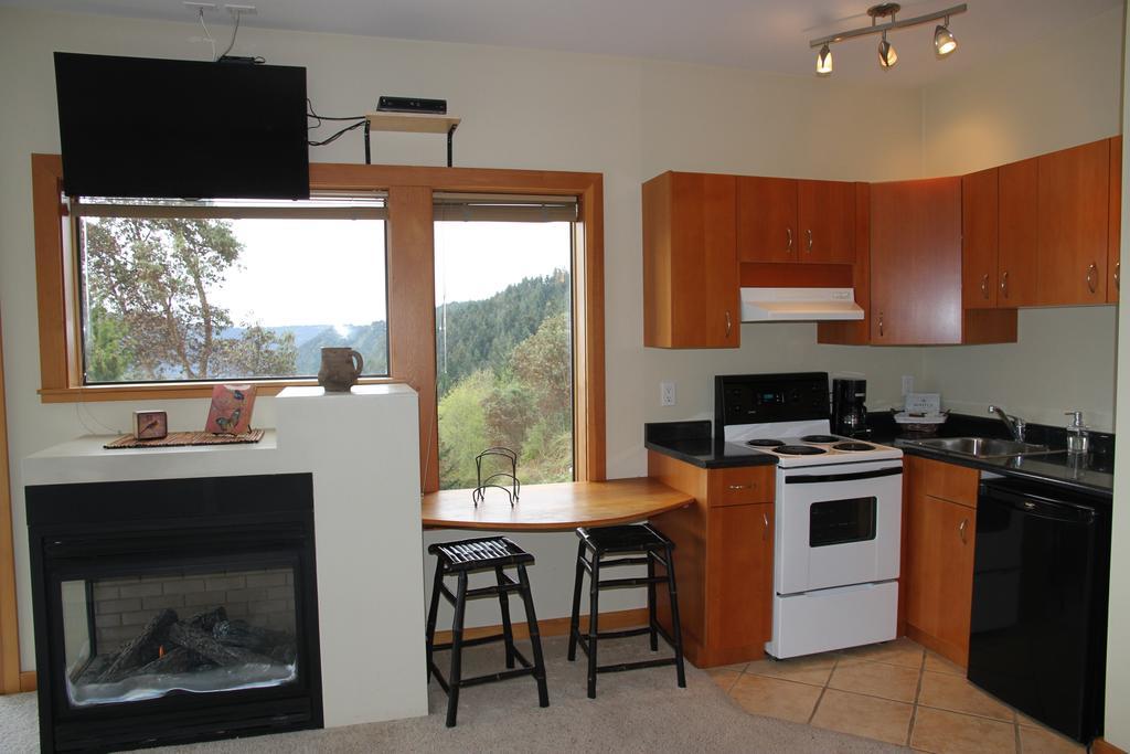 Moon Water Lodge Malahat Szoba fotó